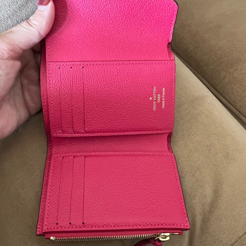 Louis Vuitton Authentic Victorine Wallet Monogram 9 out of 10 Condition. - Picture 14 of 16